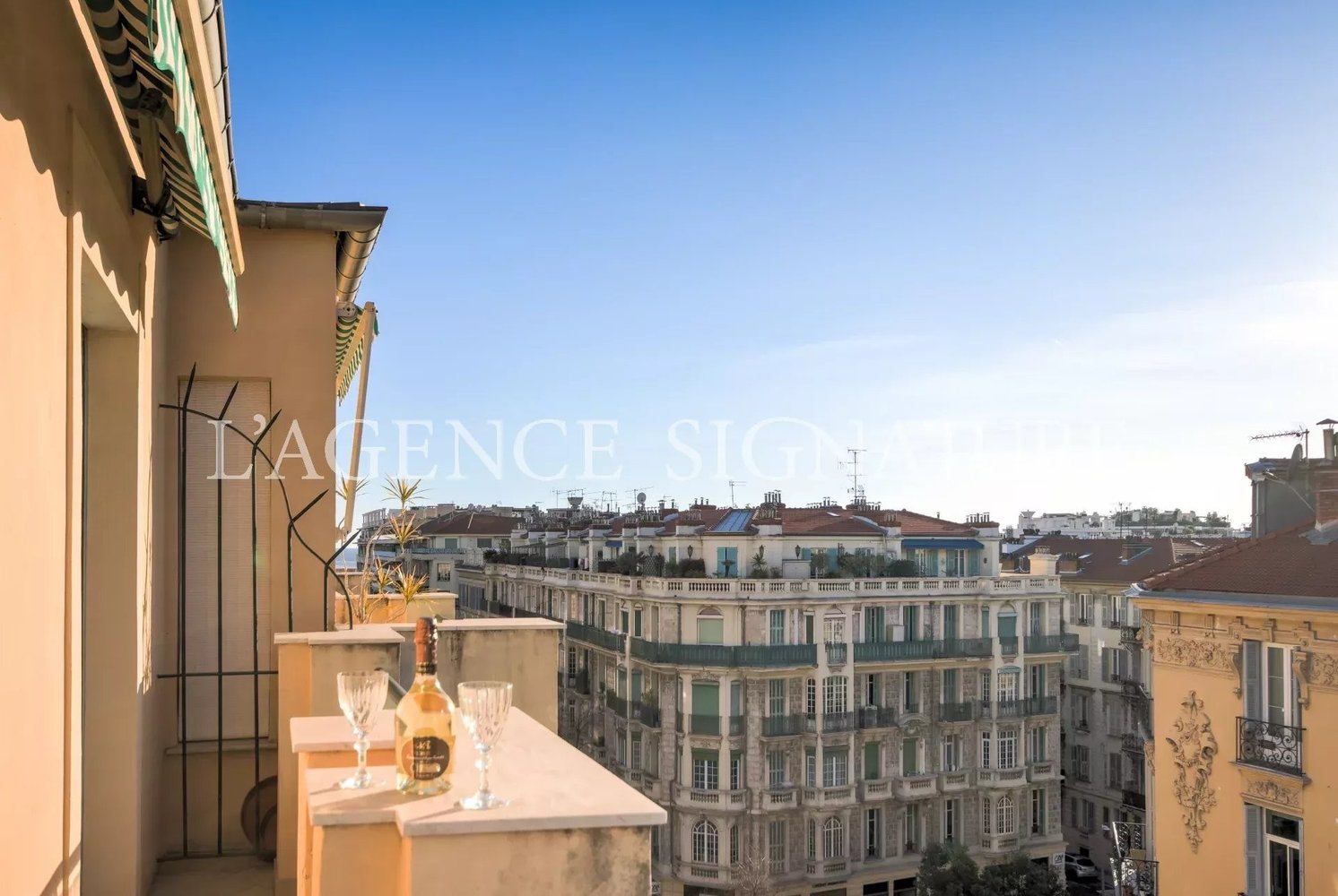 Property photo in Carre d'Or