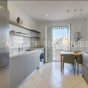 Property in Carre d'Or