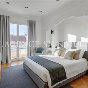 Property in Carre d'Or