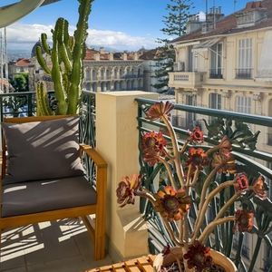 Property in Carre d'Or