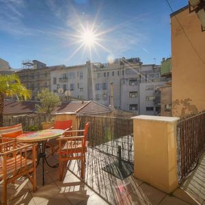 Property in Carre d'Or