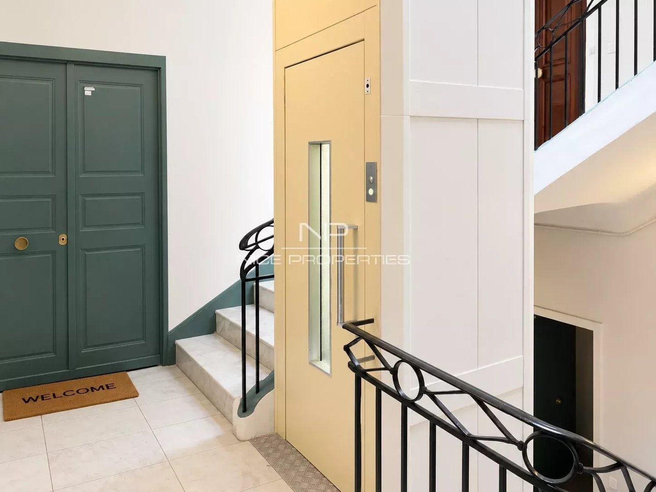 Property photo in Carre d'Or