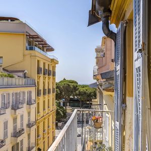 Property in Carre d'Or