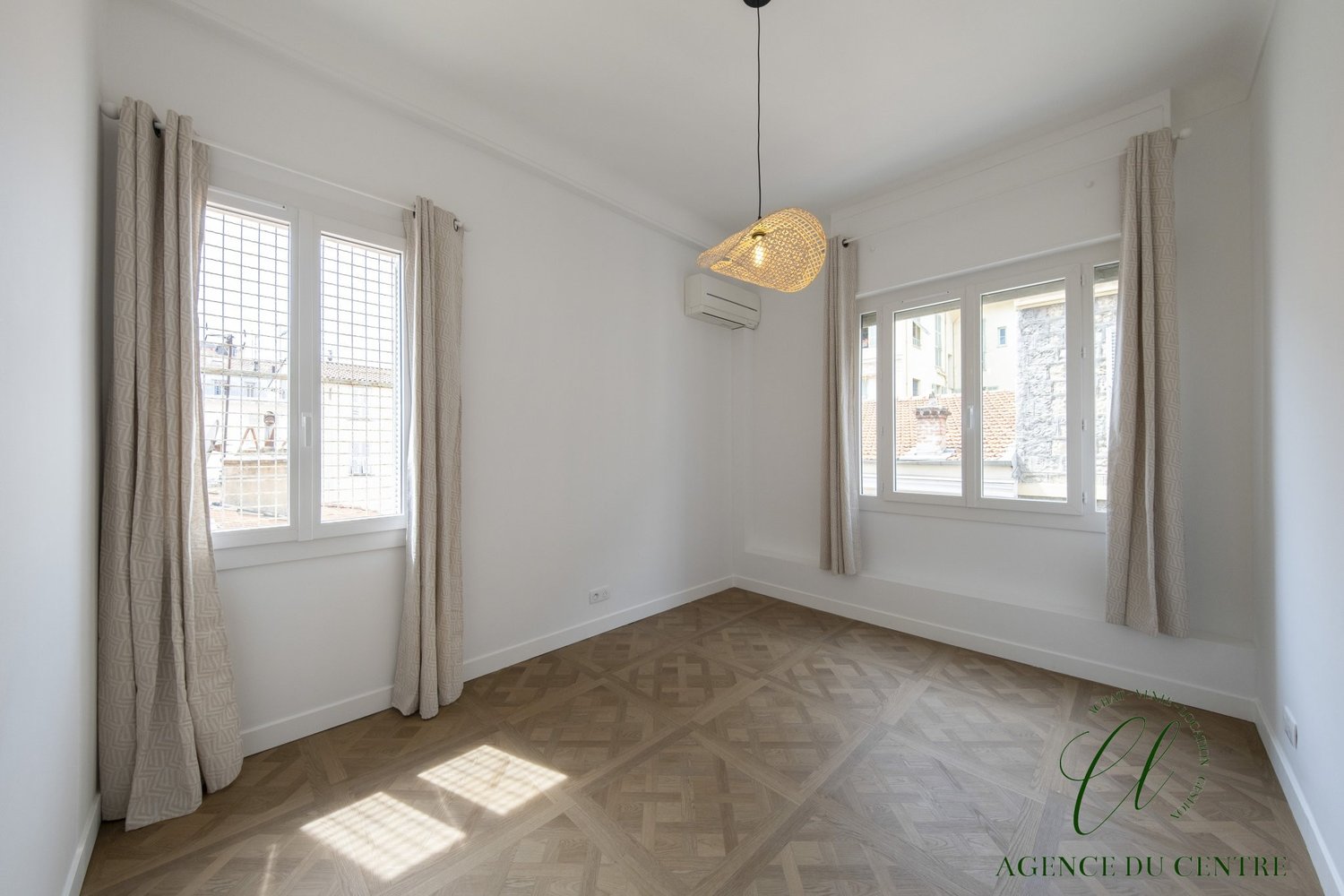 Property photo in Carre d'Or
