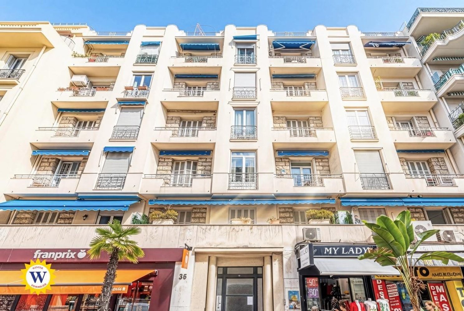 Property photo in Carre d'Or