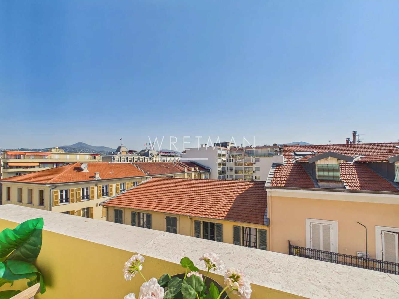Property photo in Carre d'Or