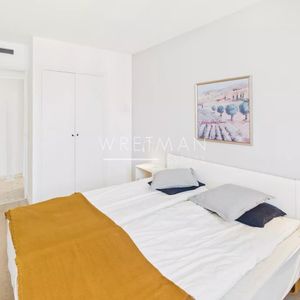 Property in Carre d'Or
