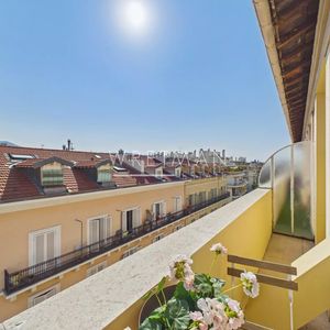Property in Carre d'Or
