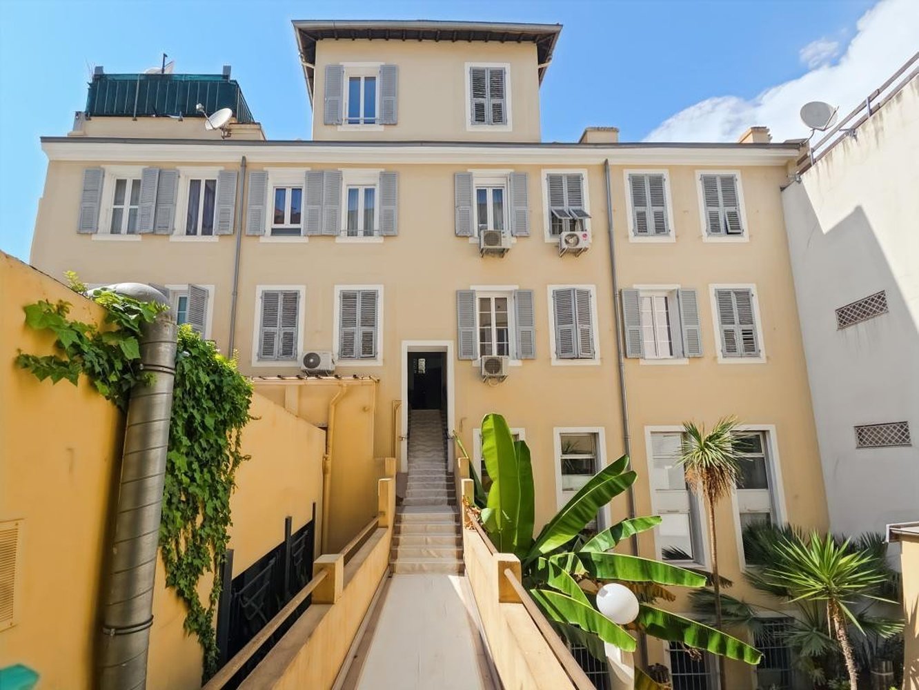 Property photo in Carre d'Argent