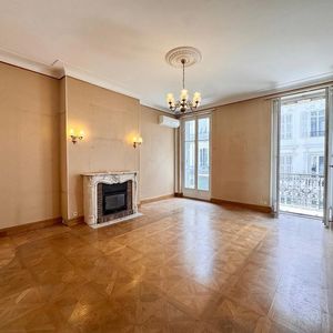 Property in Carre d'Argent