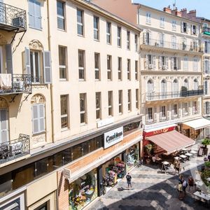 Property in Carre d'Or
