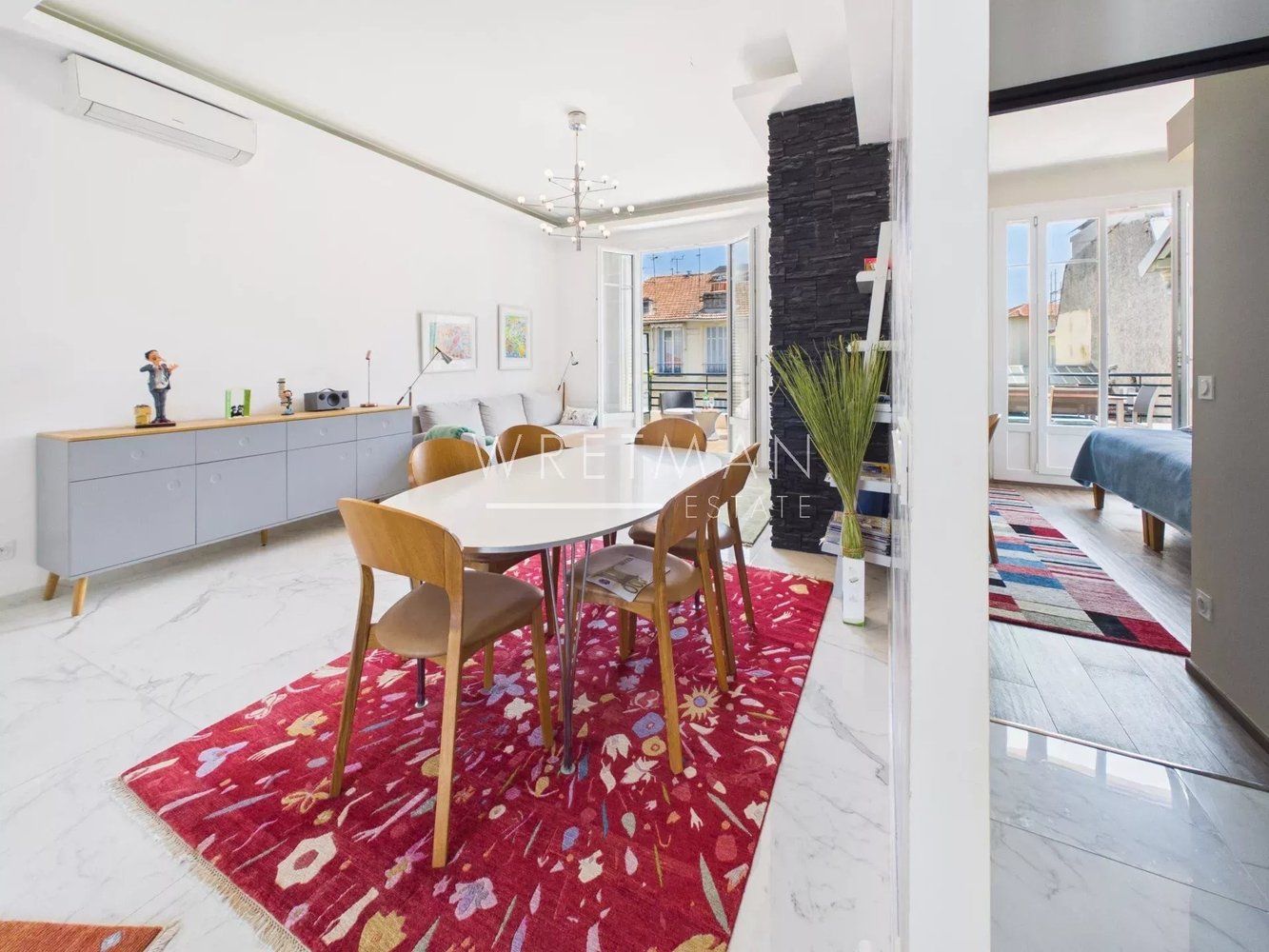 Property photo in Carre d'Or