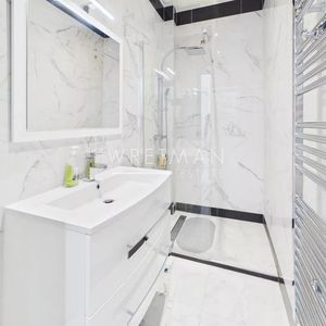 Property in Carre d'Or