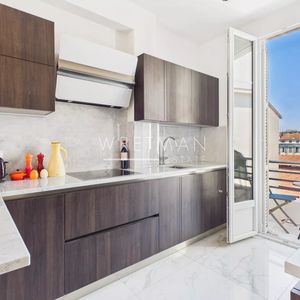 Property in Carre d'Or