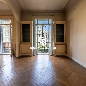 Property in Carre d'Or
