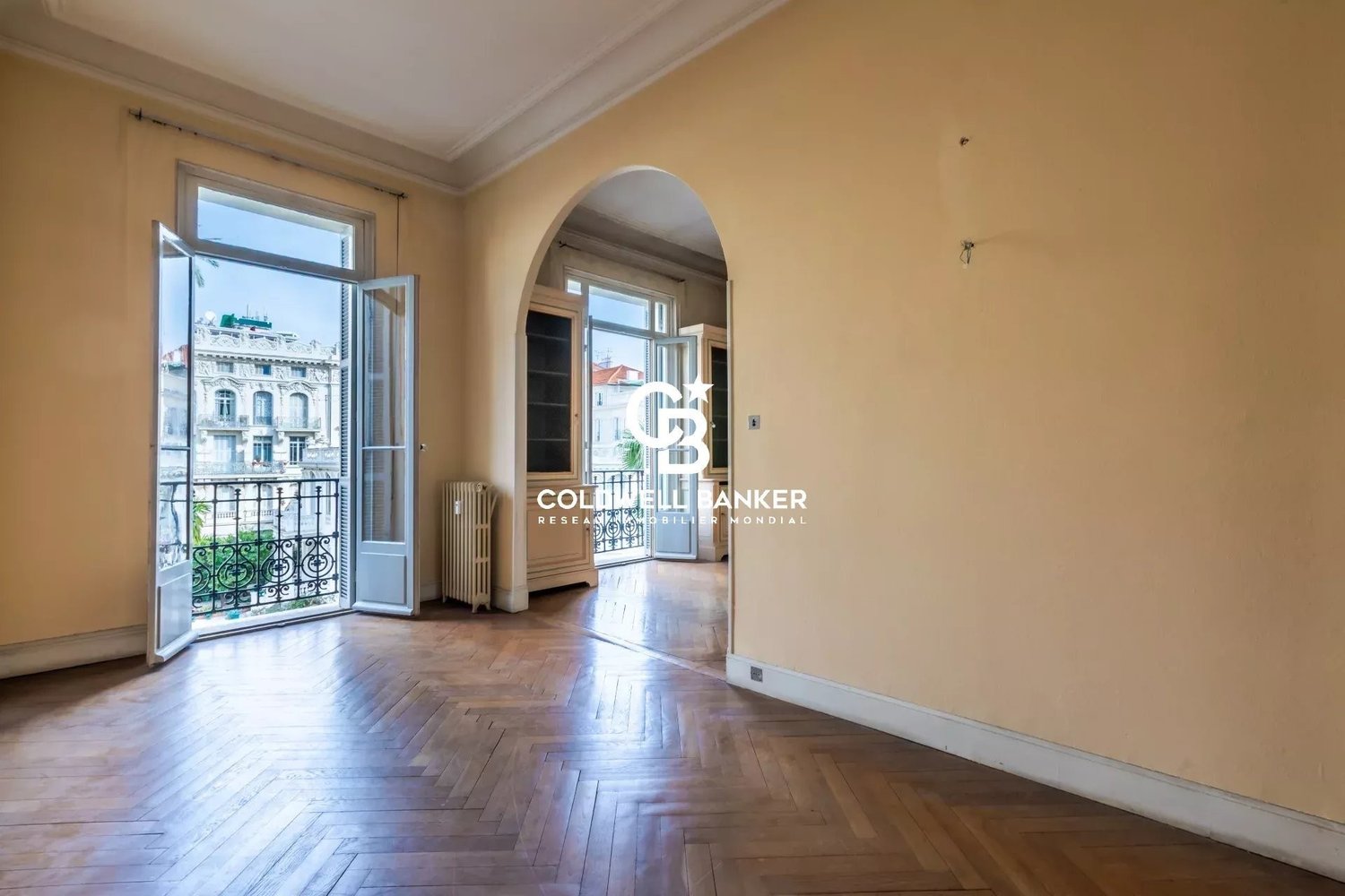 Property photo in Carre d'Or
