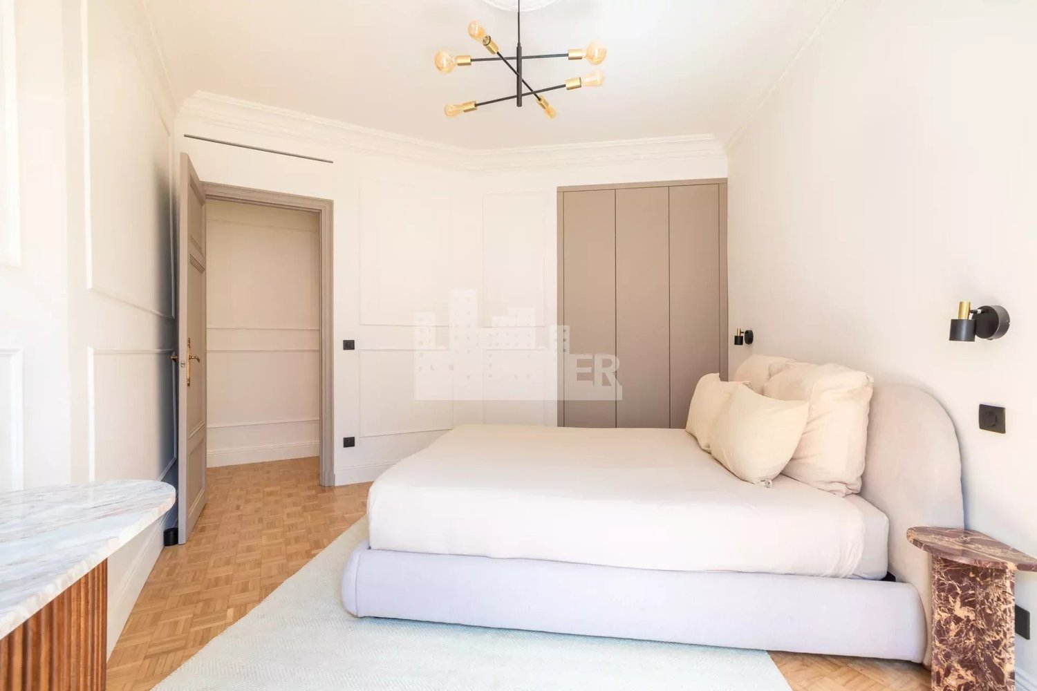 Property photo in Carre d'Or