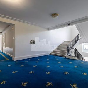 Property in Carre d'Or