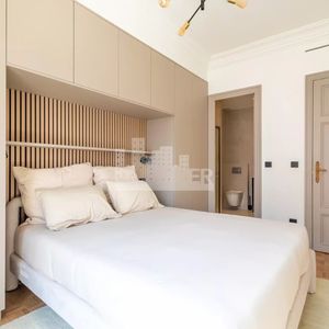 Property in Carre d'Or