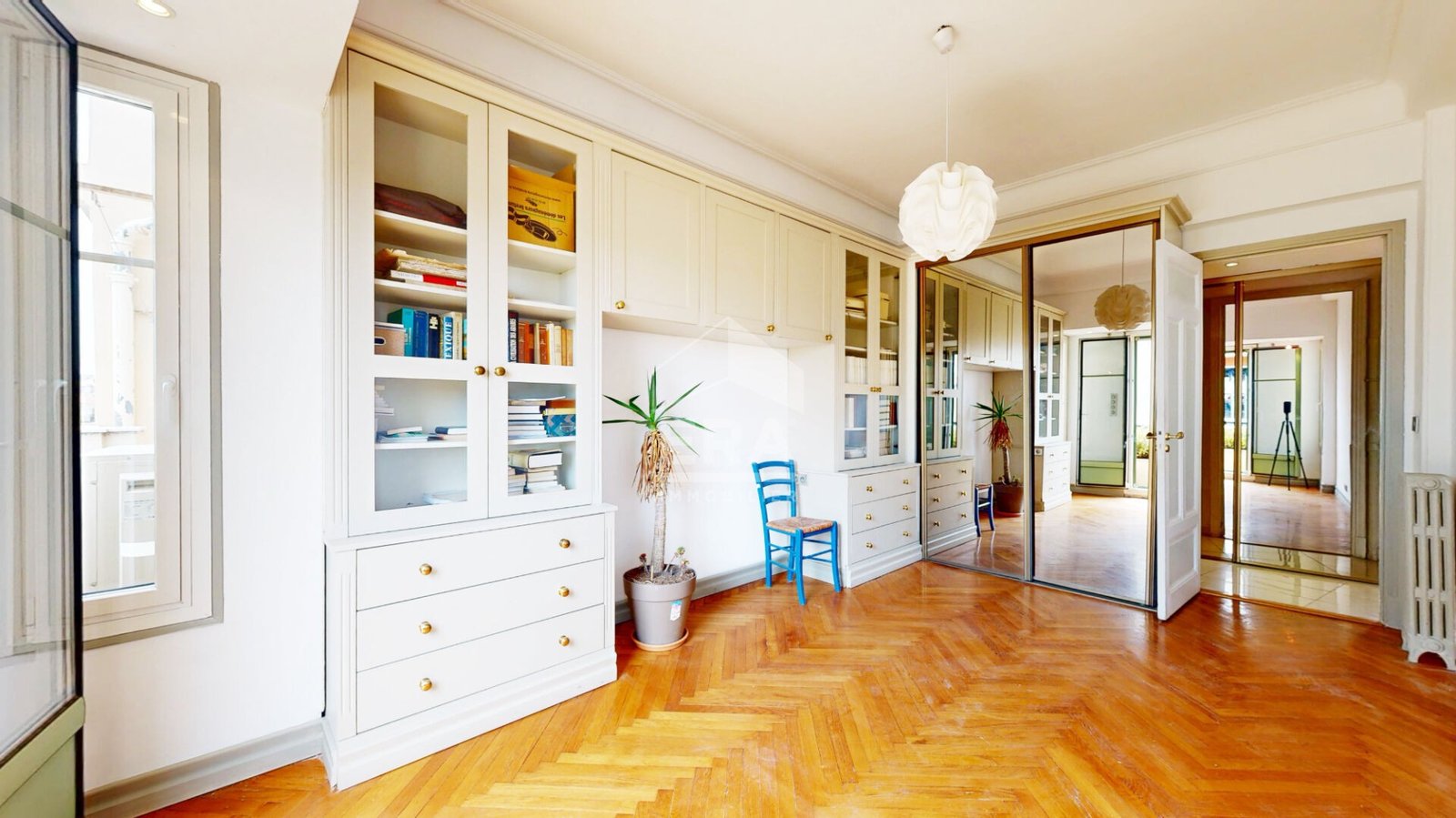 Property photo in Carre d'Or