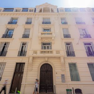 Property in Carre d'Or