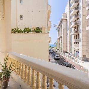 Property in Carre d'Or