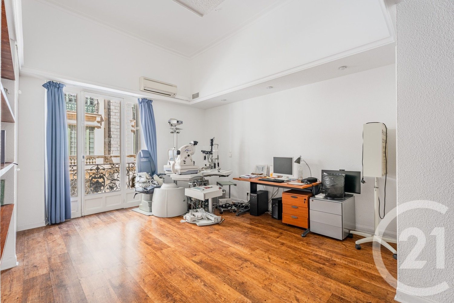 Property photo in Carre d'Or