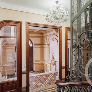 Property in Carre d'Or
