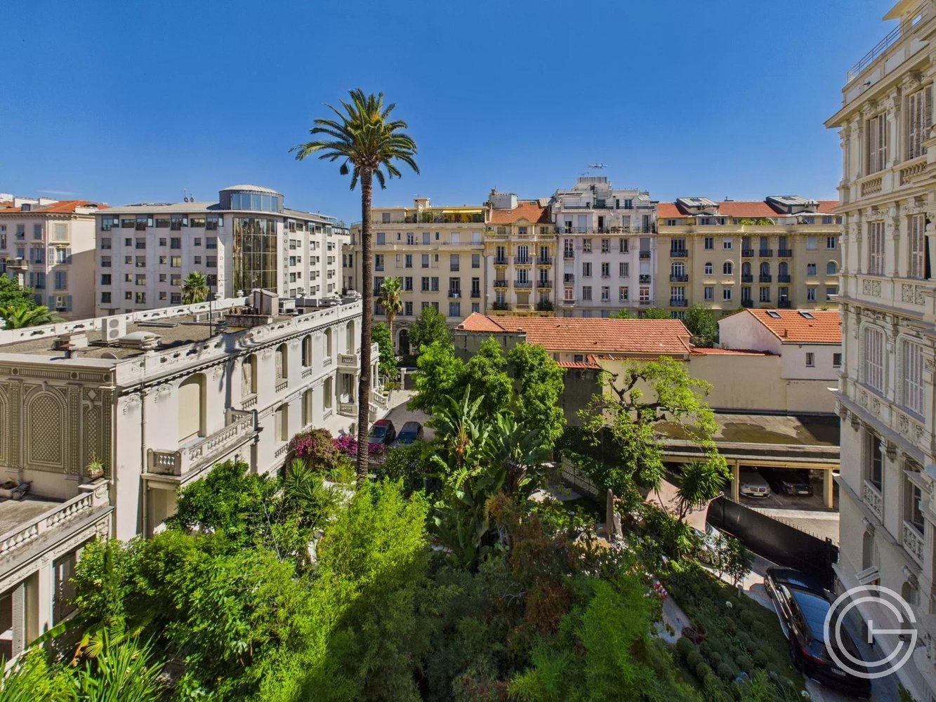 Property photo in Carre d'Or