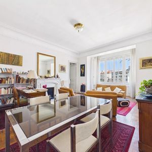 Property in Carre d'Or