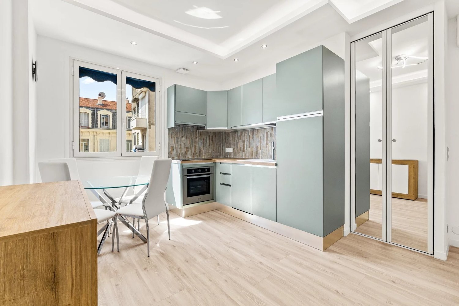 Property photo in Carre d'Or