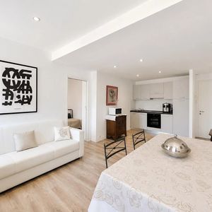 Property in Carre d'Or