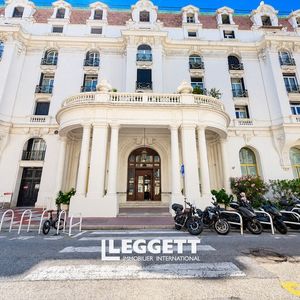 Property in Carre d'Or