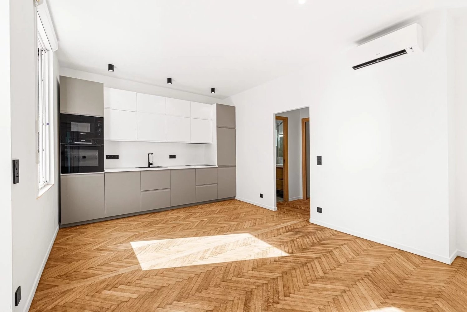 Property photo in Carre d'Or