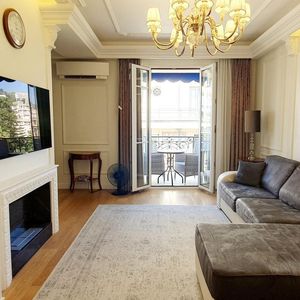 Property in Carre d'Or