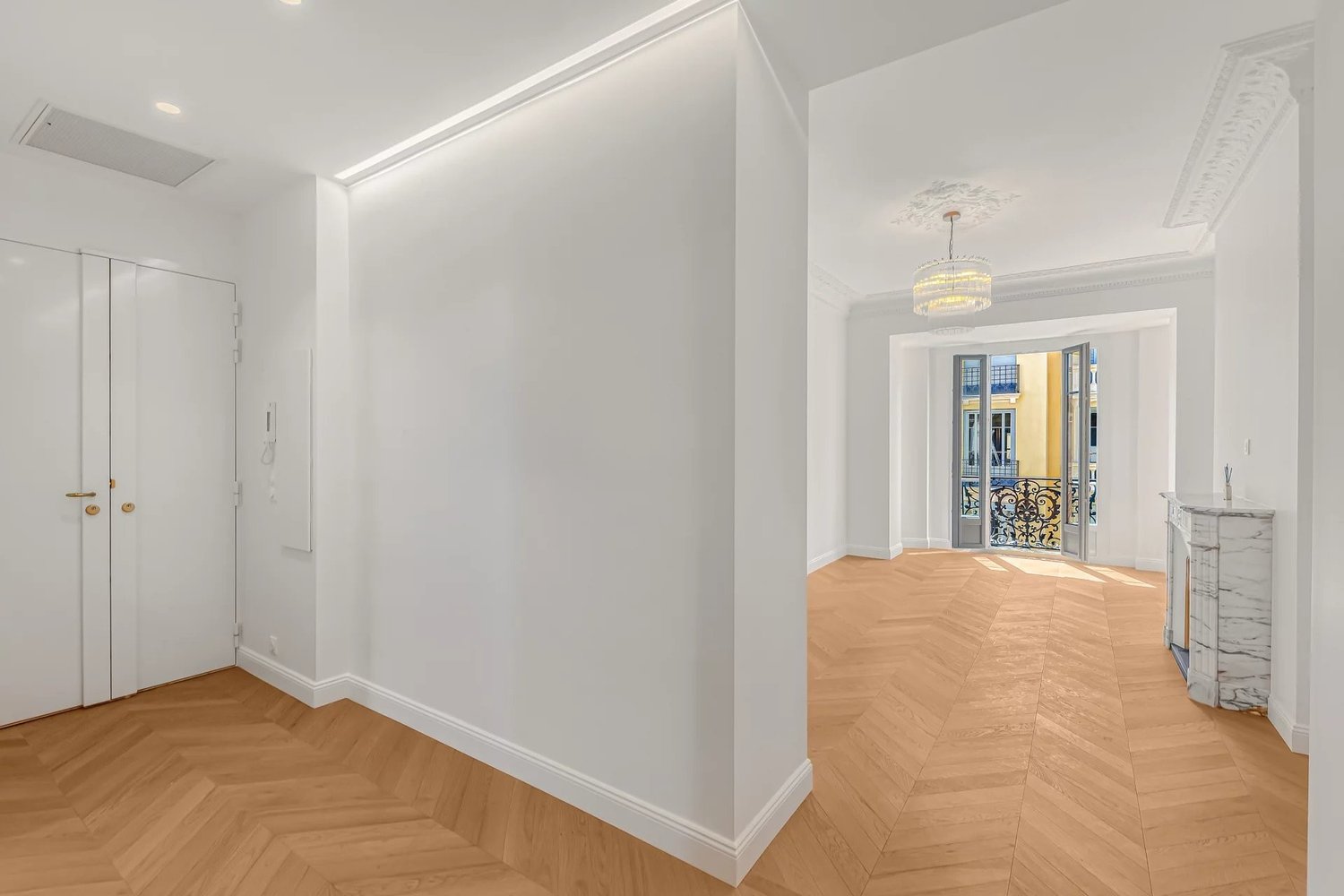 Property photo in Carre d'Or