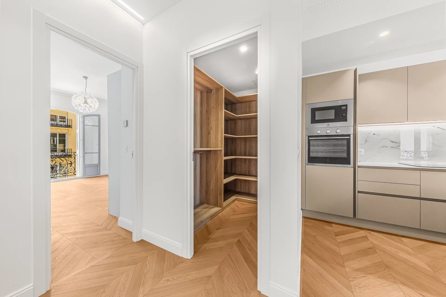 Property photo in Carre d'Or