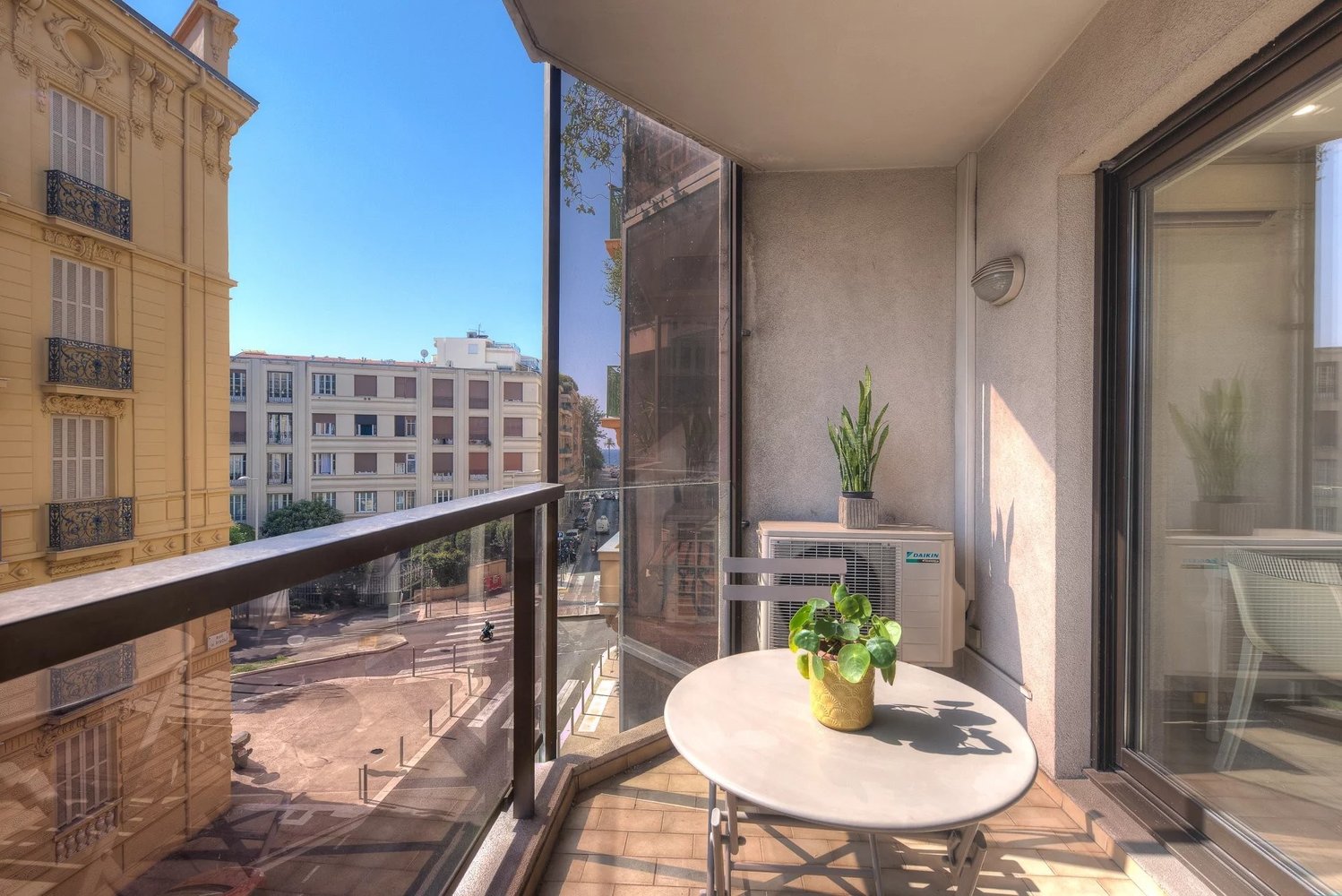 Property photo in Carre d'Or