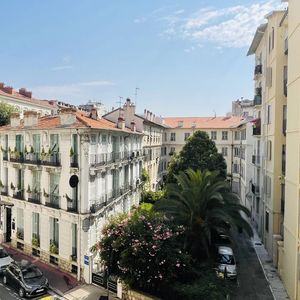 Property in Carre d'Or