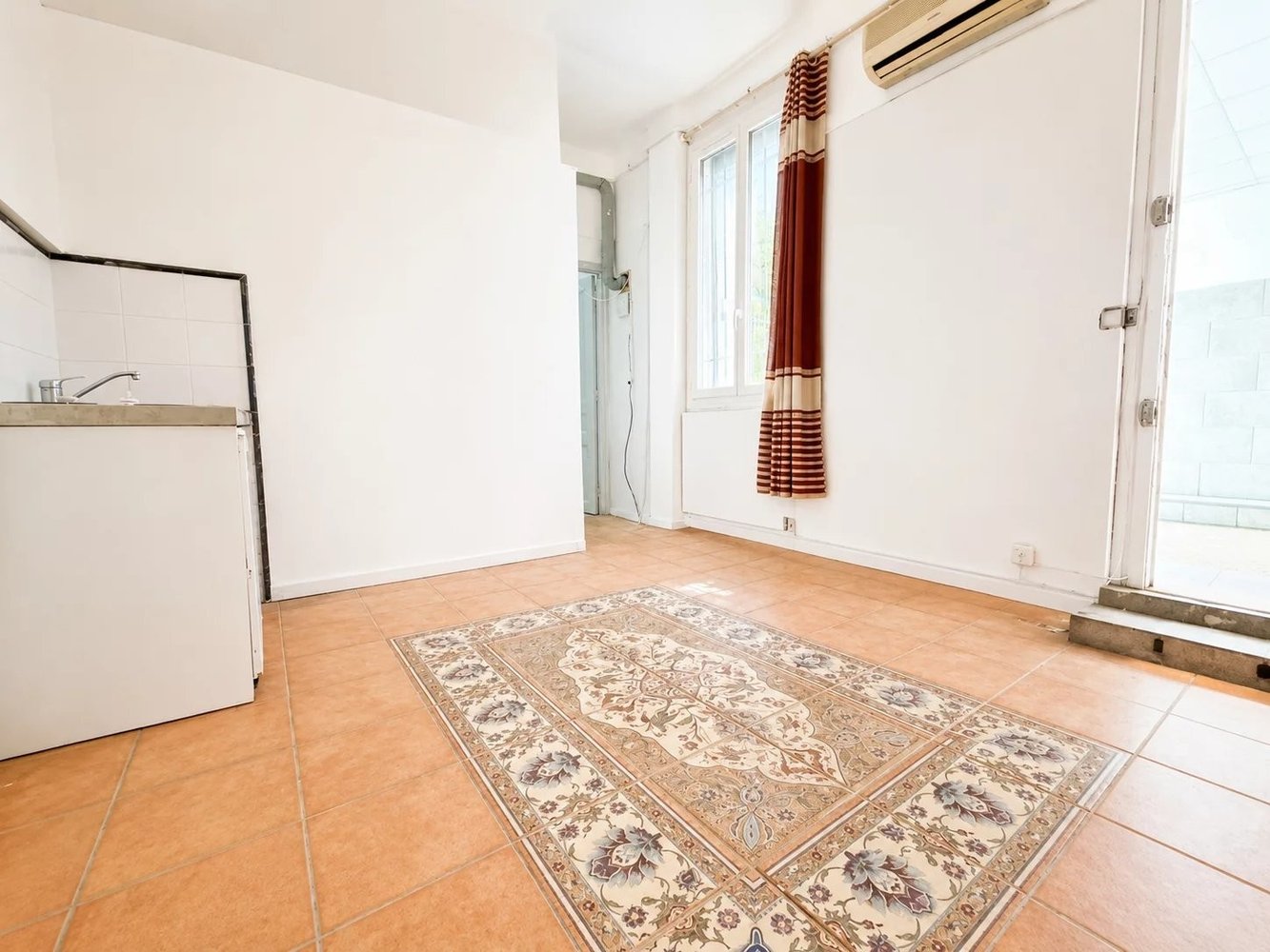 Property photo in Port