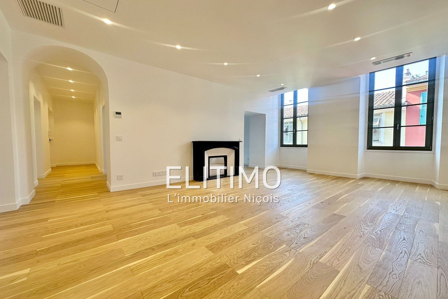 Property photo in Port