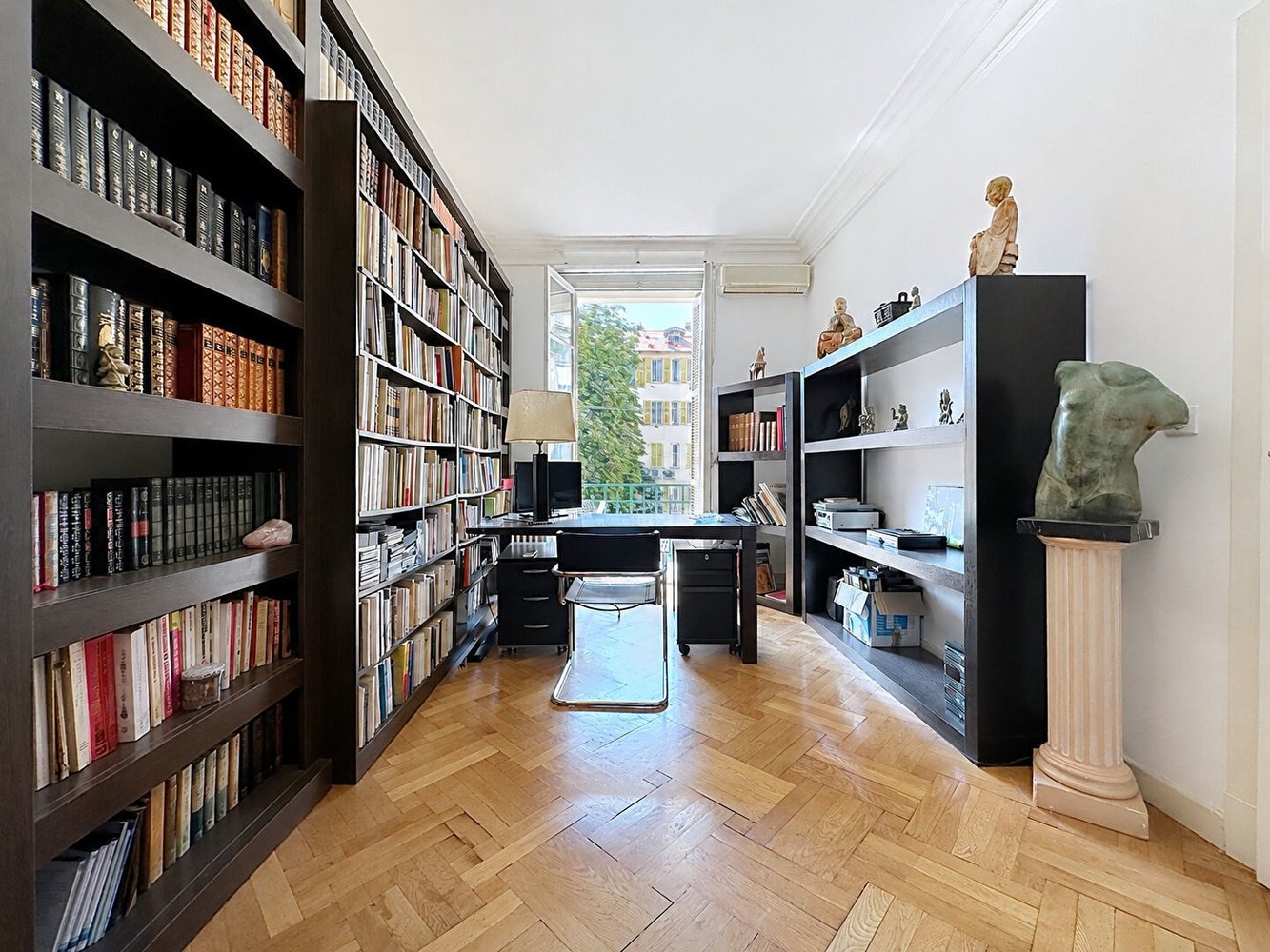 Property photo in Carre d'Argent