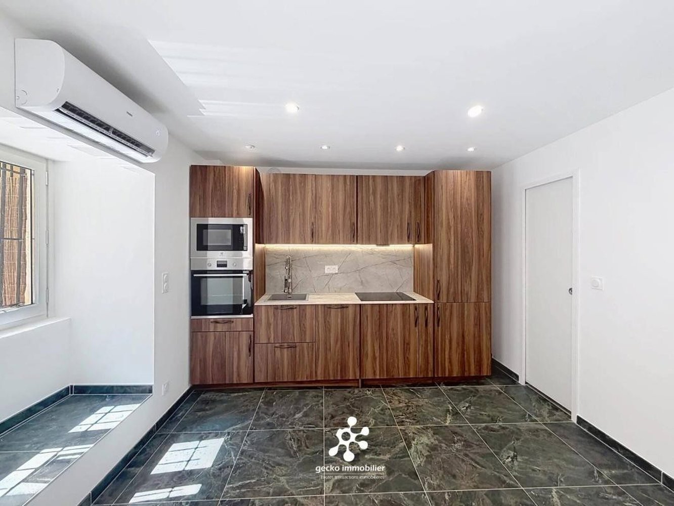 Property photo 2 in Carre d'Argent