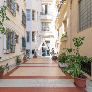 Property in Carre d'Or