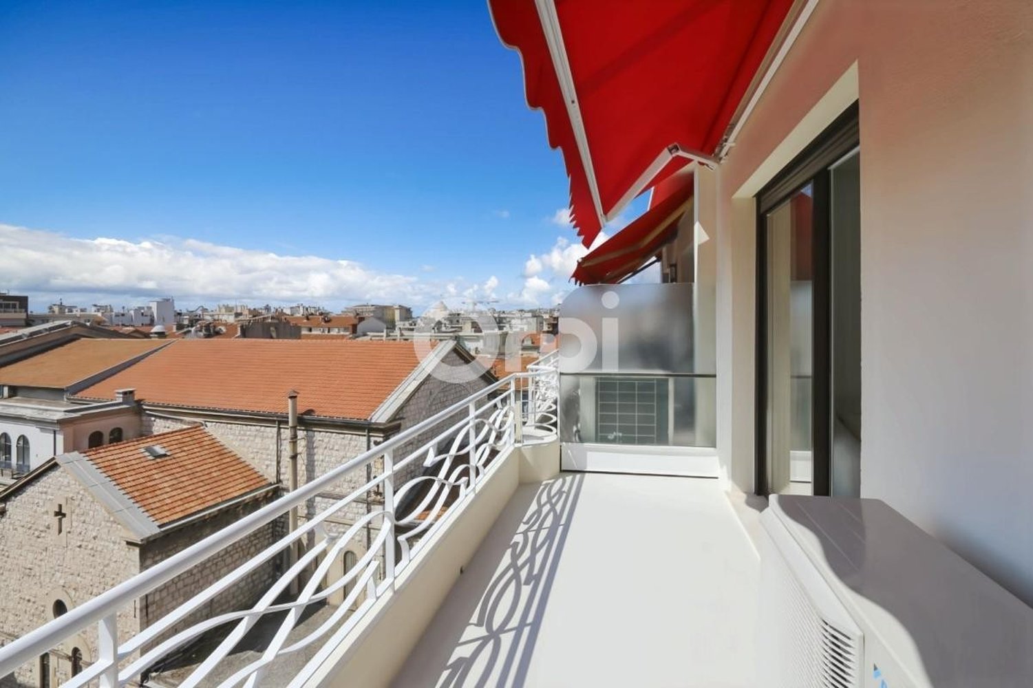 Property photo in Carre d'Or