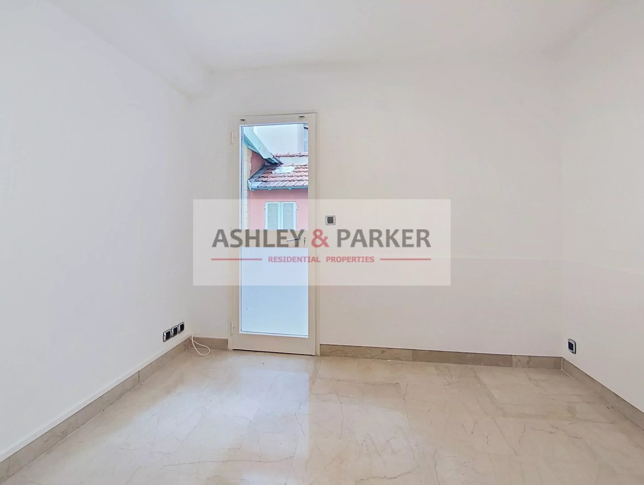 Property photo in Carre d'Or