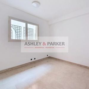 Property in Carre d'Or