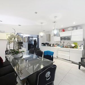 Property in Carre d'Or