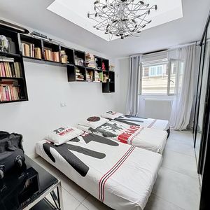 Property in Carre d'Or