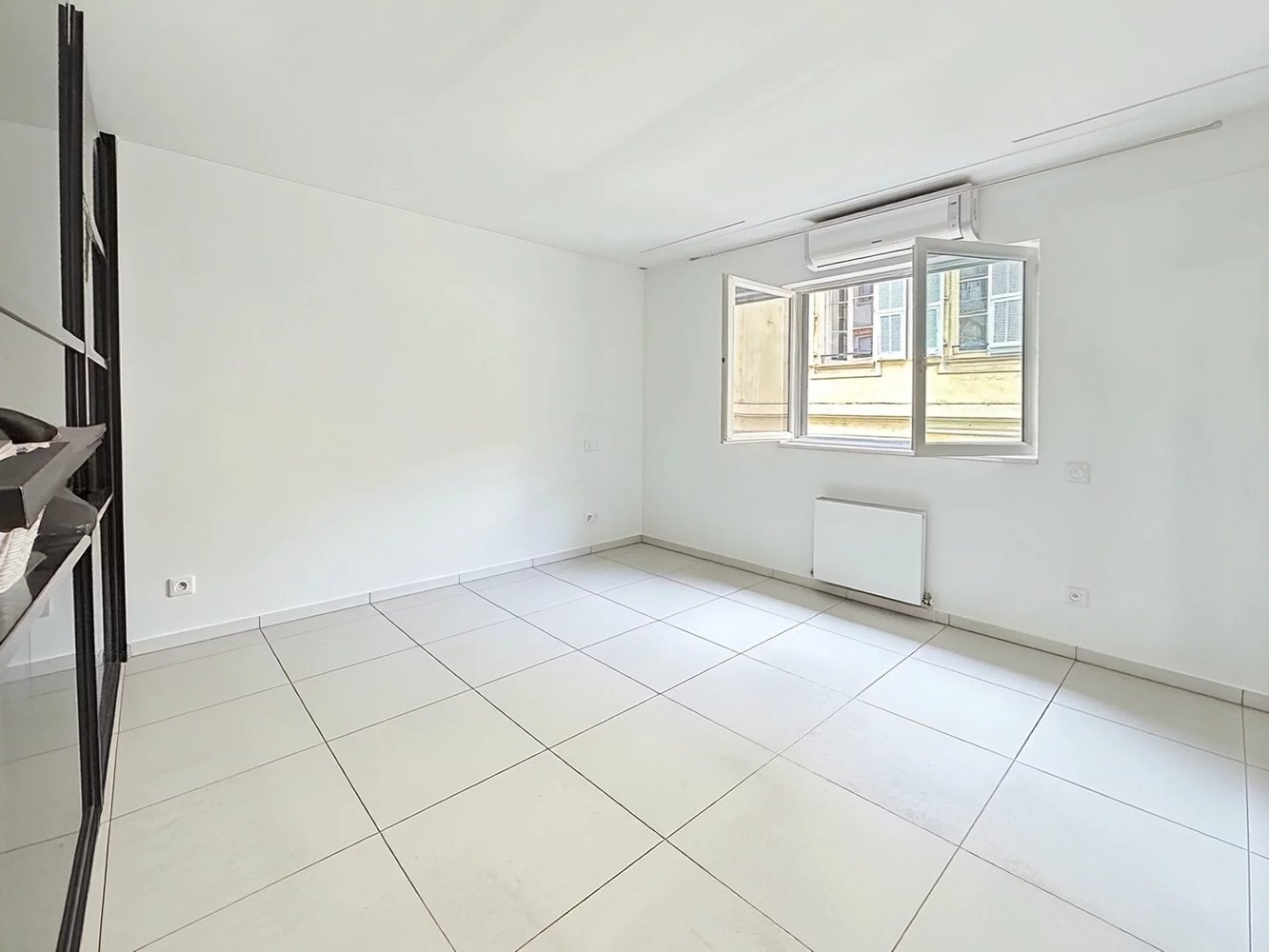 Property photo in Carre d'Or